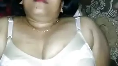 Waaaah Wat a sexy Bhabhi