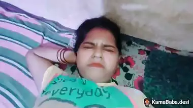 Man fucks his desi GF’s tight pussy and cums
