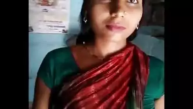 hot housewife bhabhi samhaal kumari navel expose in saree