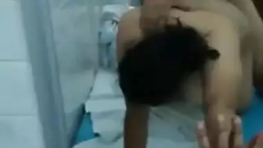pakistani wife fuck in toilet