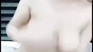 Nude Desi hottie spreads big ass cheeks to stick dildo into XXX anus