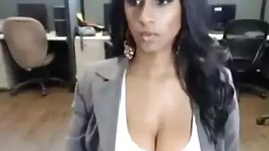 Indian Big Tit Beauty Masturbates At The Office.