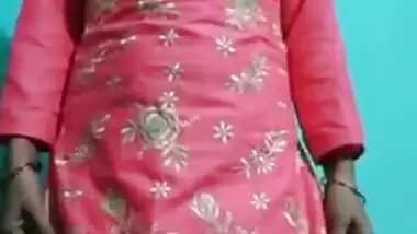 Indian Aunty Showing Her Boobs