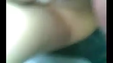 Desi car sex video of a virgin girl on a road trip