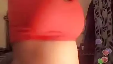 Laila G ,Busty Aunty navel cleavage exposed ,damn sexy dance