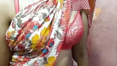 Newly Married Hot And Sexy Bhabhi Hot Saree