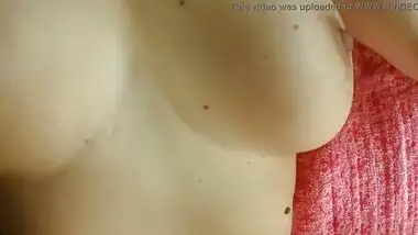 Indian dick drills a wet desi pussy and cums on it