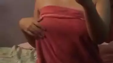 Beautiful Desi girl showing boobs part 2