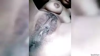 Today Exclusive- Desi Girl Showing Her Boobs And Pussy