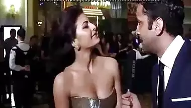 Jacqueline Fernandez Cute Boobs showing...