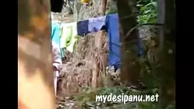 Mallu bhabi outdoor changing after bath MMS