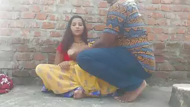 Fucked the neighbour Bhabhi on the roof of the house hot indian girl