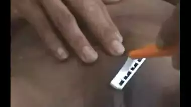 Indian vaani the indian bitch cleaning pussy with razor