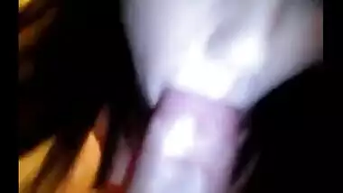 Indian sex video of sexy Mumbai teen girl giving sensual blowjob