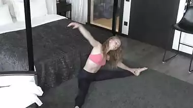 Flexible Nude Anal Yoga ! 18 yo