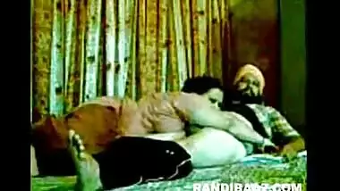 Punjabi Sardaar couples ki chudai hidden cam mai aayi