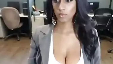 Desi girl flaunting her big boobs at the office