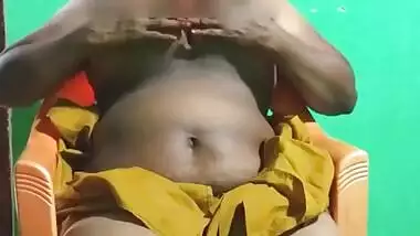desi indian tamil telugu kannada malayalam hindi horny vanitha aunty showing big boobs and shaved pussy press hard boobs press nip rubbing pussy in c
