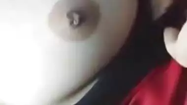 Bangladeshi Call Girl Mitu Showing Her Tits