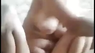 Desi hot pussy shaving on selfie cam video
