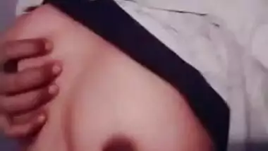 Cute Desi girl Showing Boobs