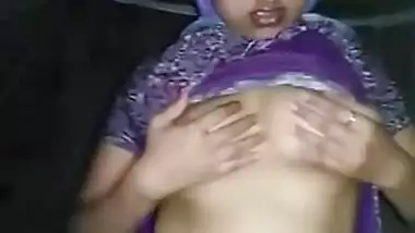 Hot Paki girl showing big boobs for lover