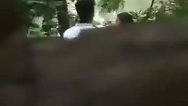 Today Exclusive- Desi Clg Lover Outdoor Romance And Sex Capture By Hidden Cam