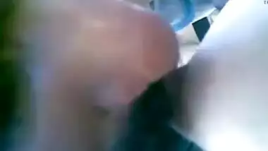 Car sex aunty ki chudai video chut peete huye