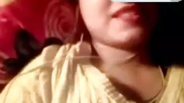 Desi girls naked show for BF on video call