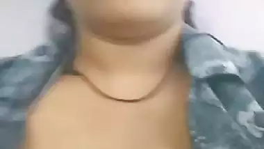 Desi girl fucking hot boobs show viral selfie