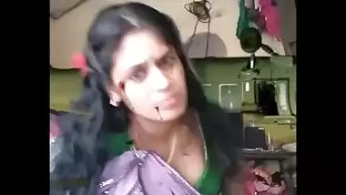 marwadi housewife bhabhi atashi roy milky cleavage and navel show