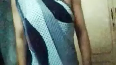 womany In Sleeveless Saree 