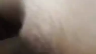 Dude records MMS vid of him drilling Desi chick's cunt with XXX cock