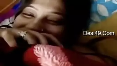 Indian possessor of nose piercing wakes up and shows XXX melons