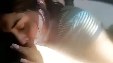 Car blow job ends up with mouthful of cum