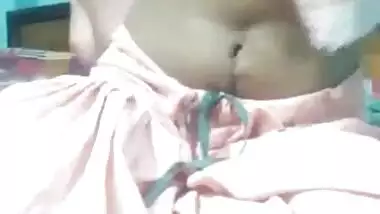 cute indian girl showing her boobs and pussy
