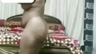Desi sexy bhabi show her boobs on live