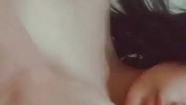 Indian fingering girl viral playing with pussy