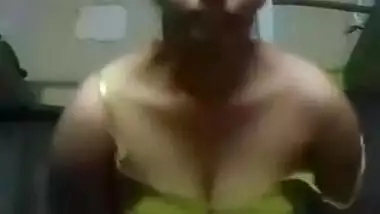 BIGBOOBS DESI BHABHI CHANGING CLOTH