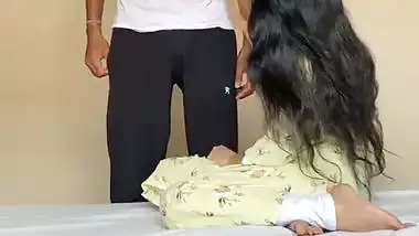 punjabi stepmother fucked by her servant