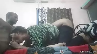 Desi Bhabi Fucking at home