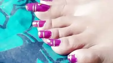 Indian long toenails