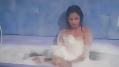 Mallu Sapna takes a Shower