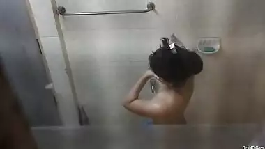 Today Exclusive-sexy Desi Girl Bathing Record By Hidden Cam