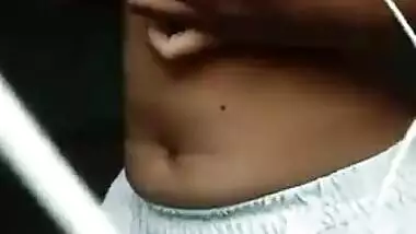 Desi Girl Showing Her Boobs