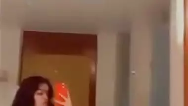 Sexy GF nude pics and viral nude videos spread