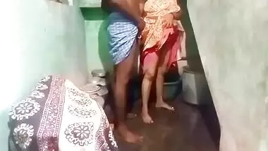 Priyanka Aunty Bathroom Sex In Home