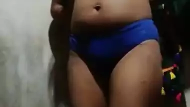 Desi girl shows her virgin boobs and pussy