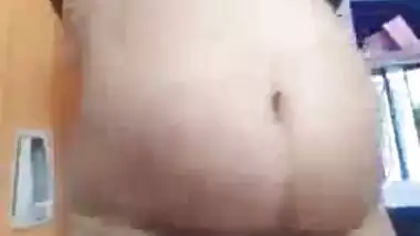 Desi hot wife show her pussy & fingering