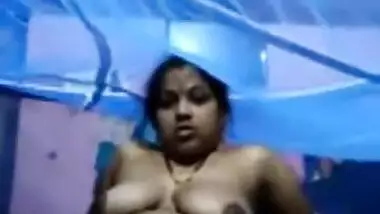 Desi Hot Bhabhi Masturbating